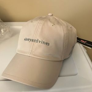 Vineyard Vines Logo on the go performance baseball hat  - stone. NEW WITH TAGS